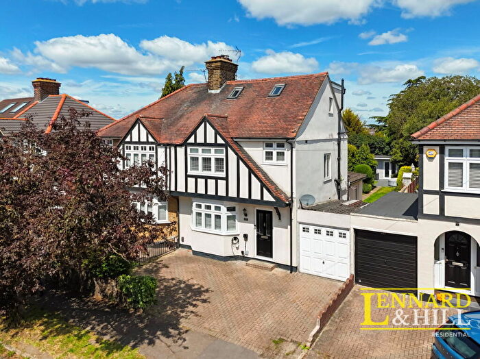 4 Bedroom Semi-Detached House For Sale In Highfield Gardens, Grays, RM16