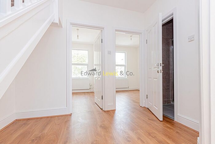 4 Bedroom Flat To Rent In Cann Hall Road, Leytonstone, E11