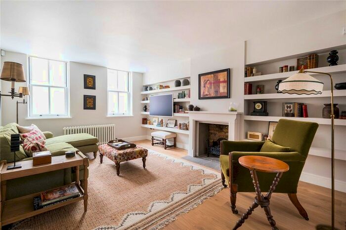 3 Bedroom Mews To Rent In Ennismore Gardens Mews, Knightsbridge, SW7