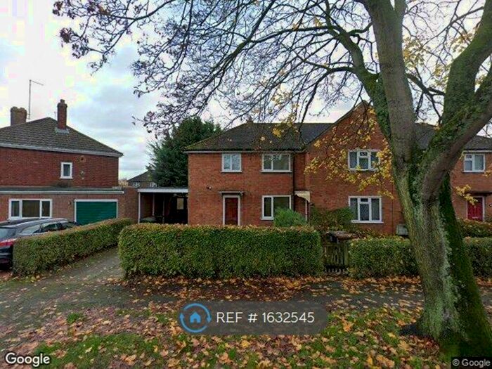 4 Bedroom Semi-Detached House To Rent In Rowlett Road, Corby, NN17
