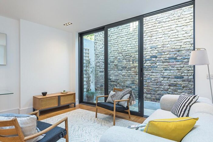 2 Bedroom Flat To Rent In Fulham Road London, SW10