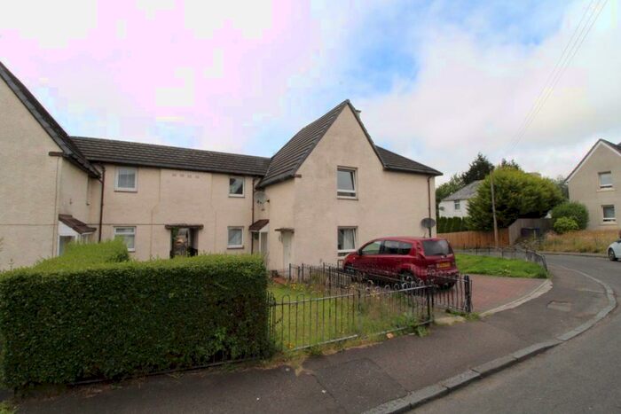 3 Bedroom Flat To Rent In Dalsetter Place, Glasgow, G15