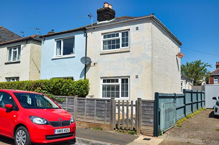 2 Bedroom Semi-Detached House For Sale In Ryde, PO33