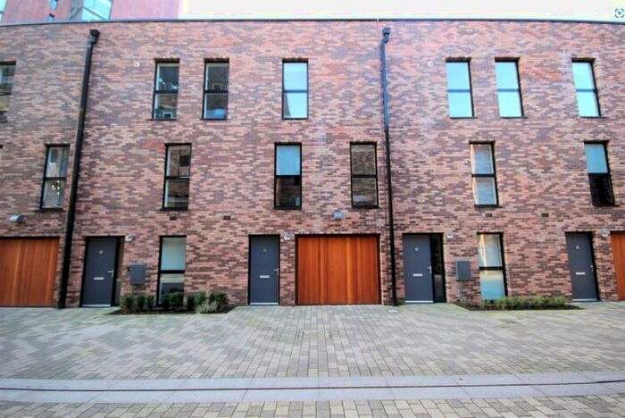 3 Bedroom Terraced House To Rent In Lockgate Mews Great Ancoats, M4
