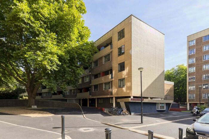 2 Bedroom Flat To Rent In Spa Green Estate, Rosebery Avenue, EC1R
