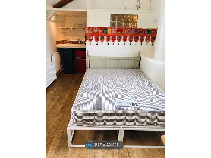 1 Bedroom Semi-Detached House To Rent In Boase Street, Newlyn, TR18