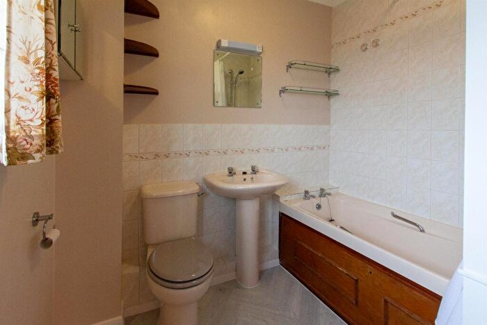3 Bedroom Detached House To Rent In Harlands Road, Haywards Heath, RH16