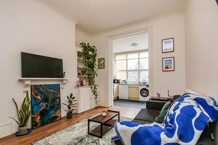 1 Bedroom Apartment To Rent In Oakley Road, N1