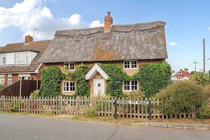 3 Bedroom Cottage For Sale In Gravel Pit Road, Flitwick, MK45