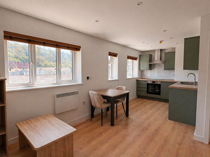 2 Bedroom Apartment To Rent In Deiniol Road, Bangor, LL57