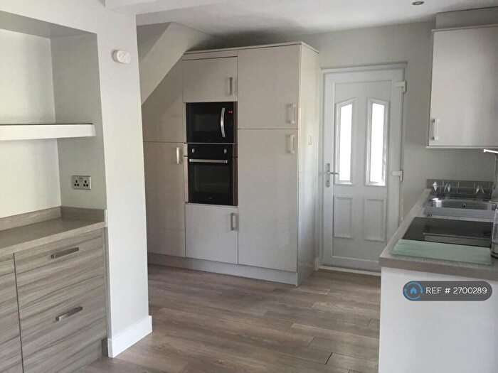 3 Bedroom Semi Detached House To Rent In Russells Hall Road, Dudley, DY1