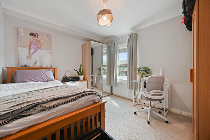 2 Bedroom Apartment To Rent In College Road, Harrow Weald, HA3