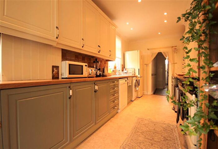 3 Bedroom Terraced House For Sale In Prospect Road, Woodford Green, IG8