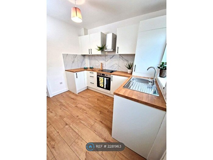 2 Bedroom Semi-Detached House To Rent In Kelvin Grove, Wombwell, Barnsley, S73