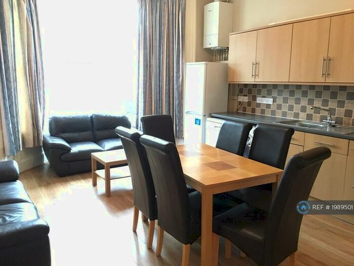 6 Bedroom Flat To Rent In Belvoir Road, Bristol, BS6