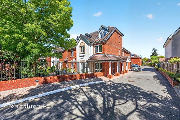 2 Bedroom Flat For Sale In Limpsfield Road, Warlingham, CR6