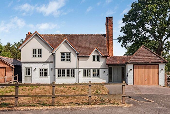 4 Bedroom House For Sale In Broadmoor Road, RG10