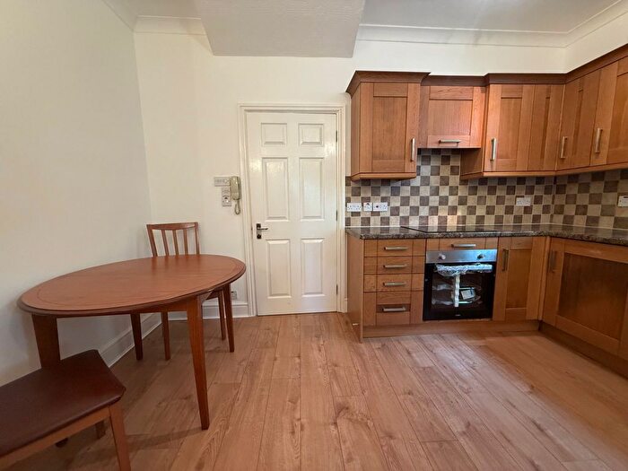 1 Bedroom Flat To Rent In Richmond Road, Cathays, Cardiff, CF24