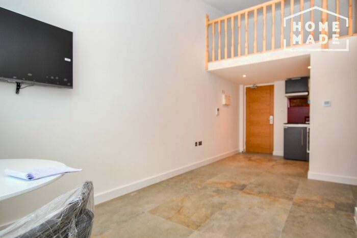 1 Bedroom Flat To Rent In Clare Hall Manor, Hertfordshire, EN6