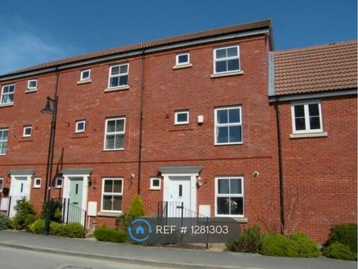 5 Bedroom Terraced House To Rent In Truscott Avenue, Swindon SN25