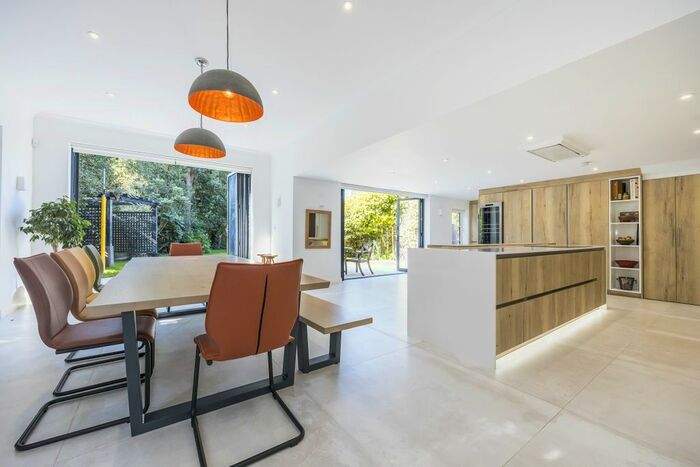 6 Bedroom Semi-Detached House To Rent In Kidbrooke Grove, London, SE3