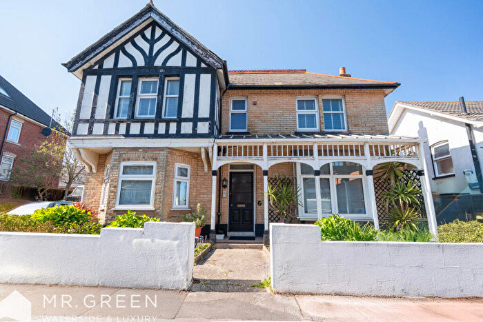 3 Bedroom Flat For Sale In Cromwell Road, Bournemouth, Dorset, BH5