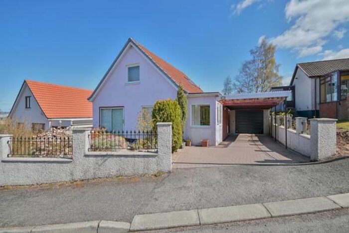 3 Bedroom Detached Bungalow To Rent In Castlelaw Crescent, Abernethy, Perth, PH2