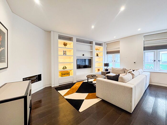 2 Bedroom Flat To Rent In Duke Street, London, W1K