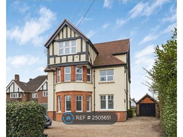 1 Bedroom Flat To Rent In Woodcote Road, Caversham, Reading, RG4