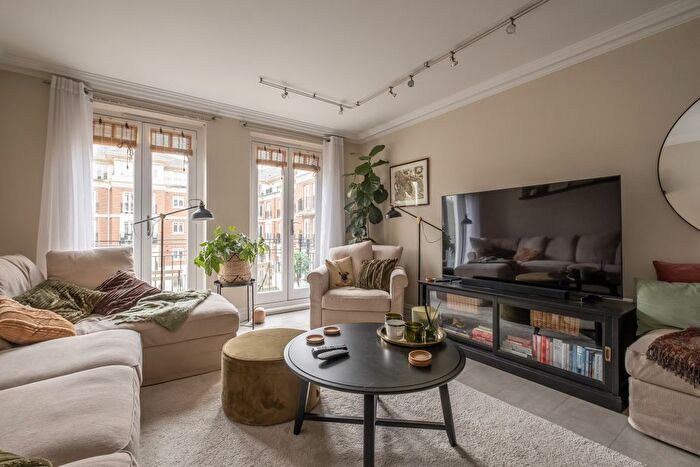 2 Bedroom Flat To Rent In Clevedon Road, Twickenham, TW1