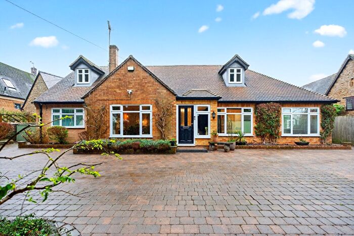 5 Bedroom Detached House For Sale In Main Road Middleton Cheney Banbury, Oxfordshire, OX17