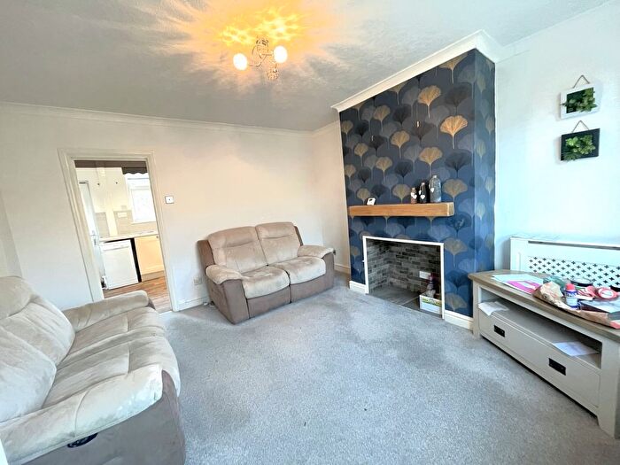 2 Bedroom End Of Terrace House To Rent In Clough Road, Manchester, M43
