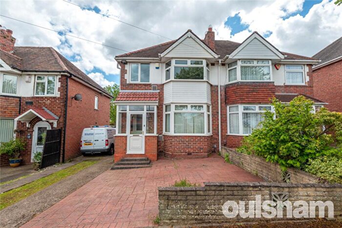 3 Bedroom Semi Detached House To Rent In Jiggins Lane, Birmingham, West Midlands, B32
