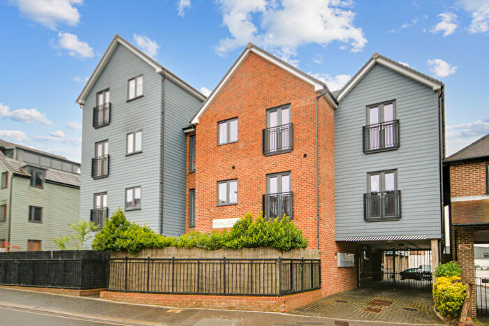 1 Bedroom Apartment For Sale In Regal House, Cantelupe Road, East Grinstead, West Sussex, RH19