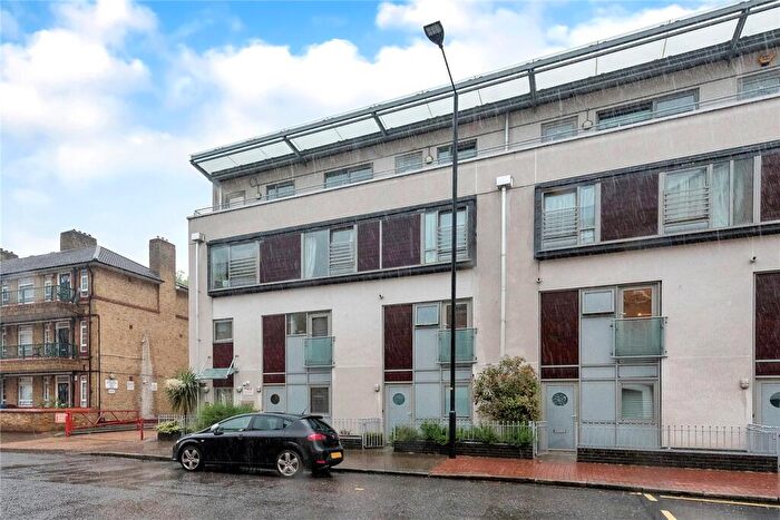 1 Bedroom Apartment To Rent In Rotherhithe Street, London, SE16