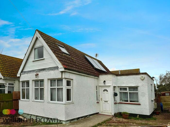 3 Bedroom Detached Bungalow To Rent In Broadway, Jaywick, Clacton-On-Sea, CO15