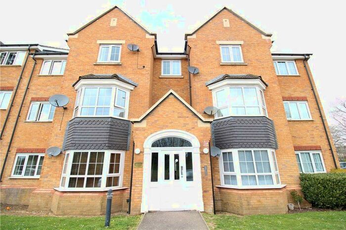 2 Bedroom Apartment To Rent In Kempster Close, Bedford, MK40
