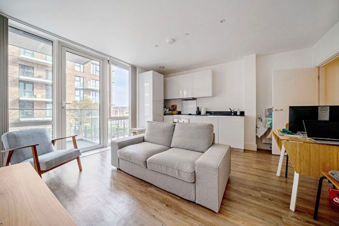 Studio For Sale In Naval House, Woolwich, London, SE18
