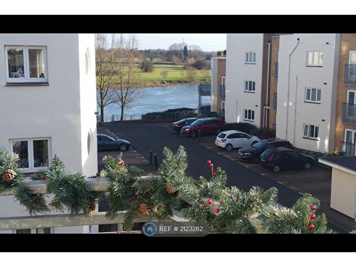 2 Bedroom Flat To Rent In Bridgewharf, Chertsey, KT16