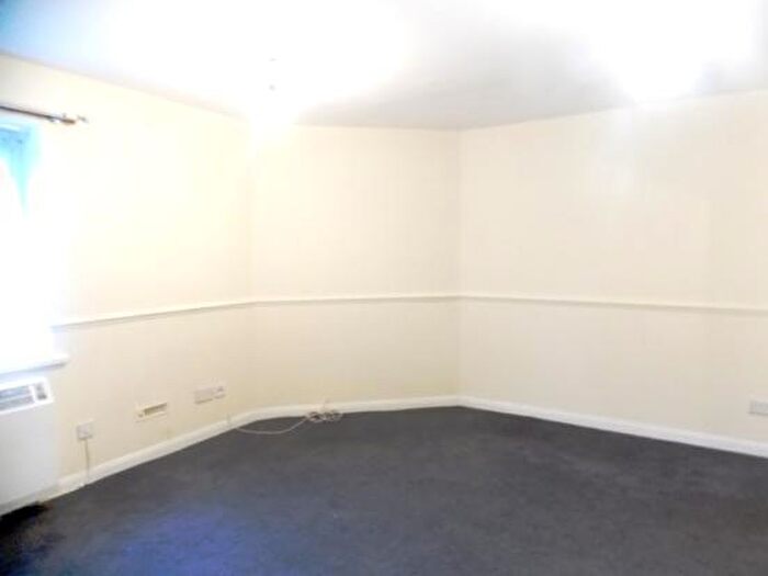 1 Bedroom Flat To Rent In Mallard Court, Ley Street, Ilford, IG1