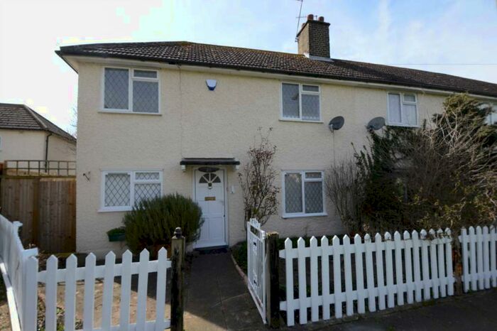 2 Bedroom End Of Terrace House To Rent In Sunny Way, North Finchley, London, N12