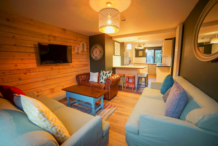 8 Bedroom Apartment To Rent In Apartment, Mary Morris House, Shire Oak Road, LS6