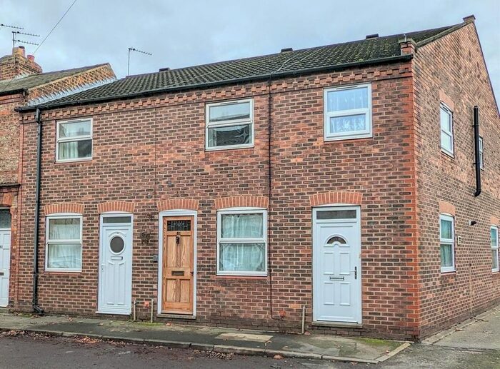 Houses for sale & to rent in YO10 4EX, Fulford Road, Fishergate York