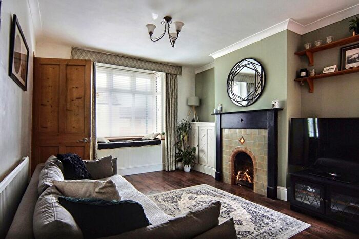 2 Bedroom Terraced House For Sale In Clinton Lane, Kenilworth, CV8