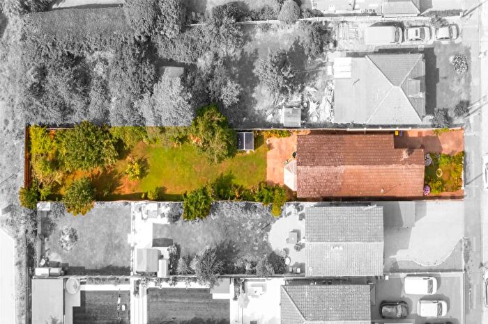 3 Bedroom Bungalow For Sale In Elm Grove, Hullbridge, Hockley, SS5