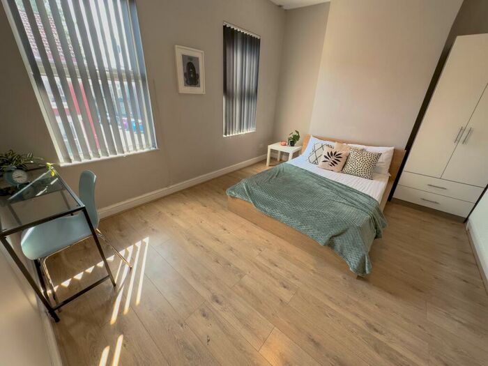 3 Bedroom Terraced House To Rent In Romer Road, L6