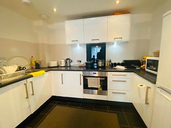 2 Bedroom Flat To Rent In Watson Place, SE25