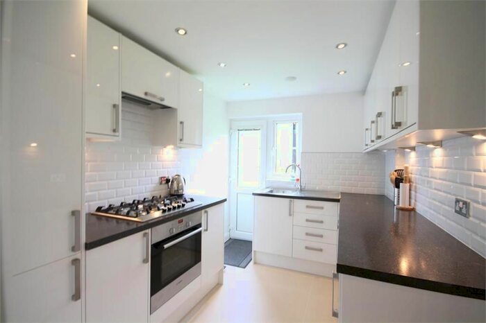 2 Bedroom Flat To Rent In Churchview Road, Twickenham, TW2