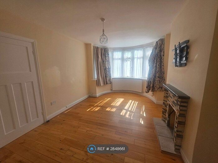 3 Bedroom Terraced House To Rent In Exeter Road, Harrow, HA2