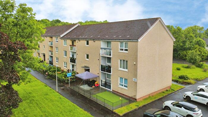 3 Bedroom Apartment For Sale In Cornalee Place, Glasgow, G53